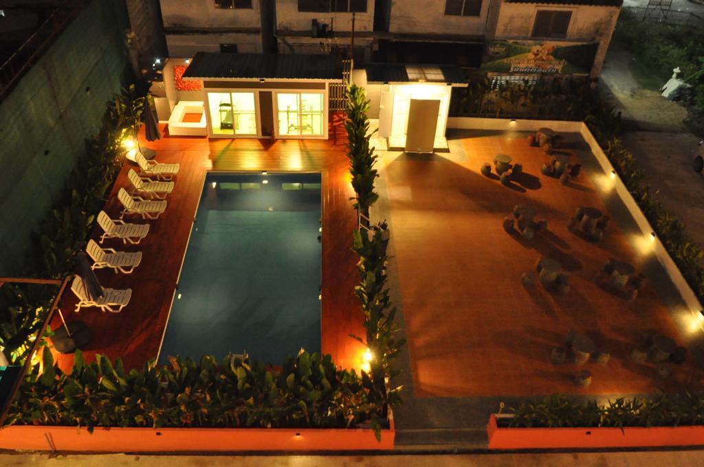 Kriss Residence Bangkok Exterior foto