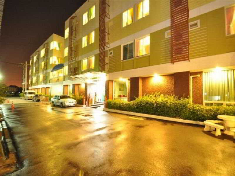 Kriss Residence Bangkok Exterior foto