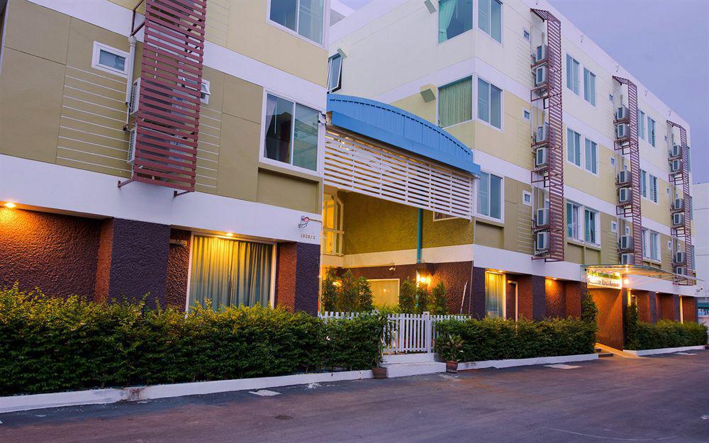 Kriss Residence Bangkok Exterior foto